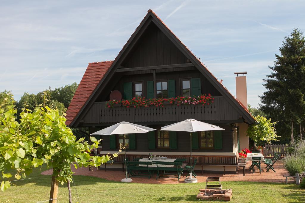 Ferienhaus Neubauer 스피에펠트 외부 사진