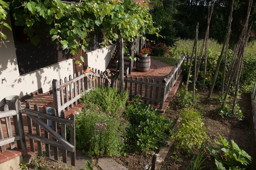 Ferienhaus Neubauer 스피에펠트 외부 사진