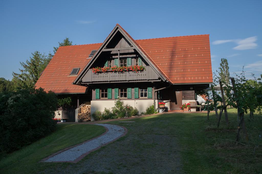 Ferienhaus Neubauer 스피에펠트 외부 사진